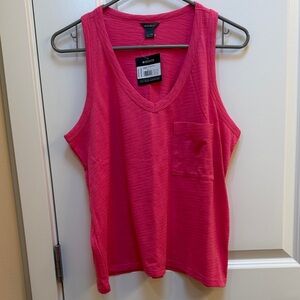 Eddie Bauer Women’s V-Neck Pocket Tank in Raspberry Size Medium